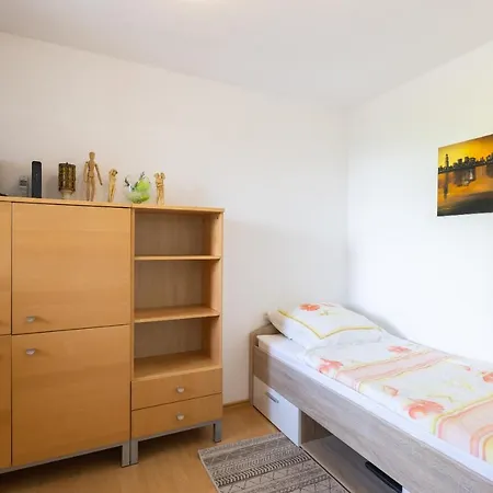 Homestay Zv2001 Private & Near Exhibition Ground